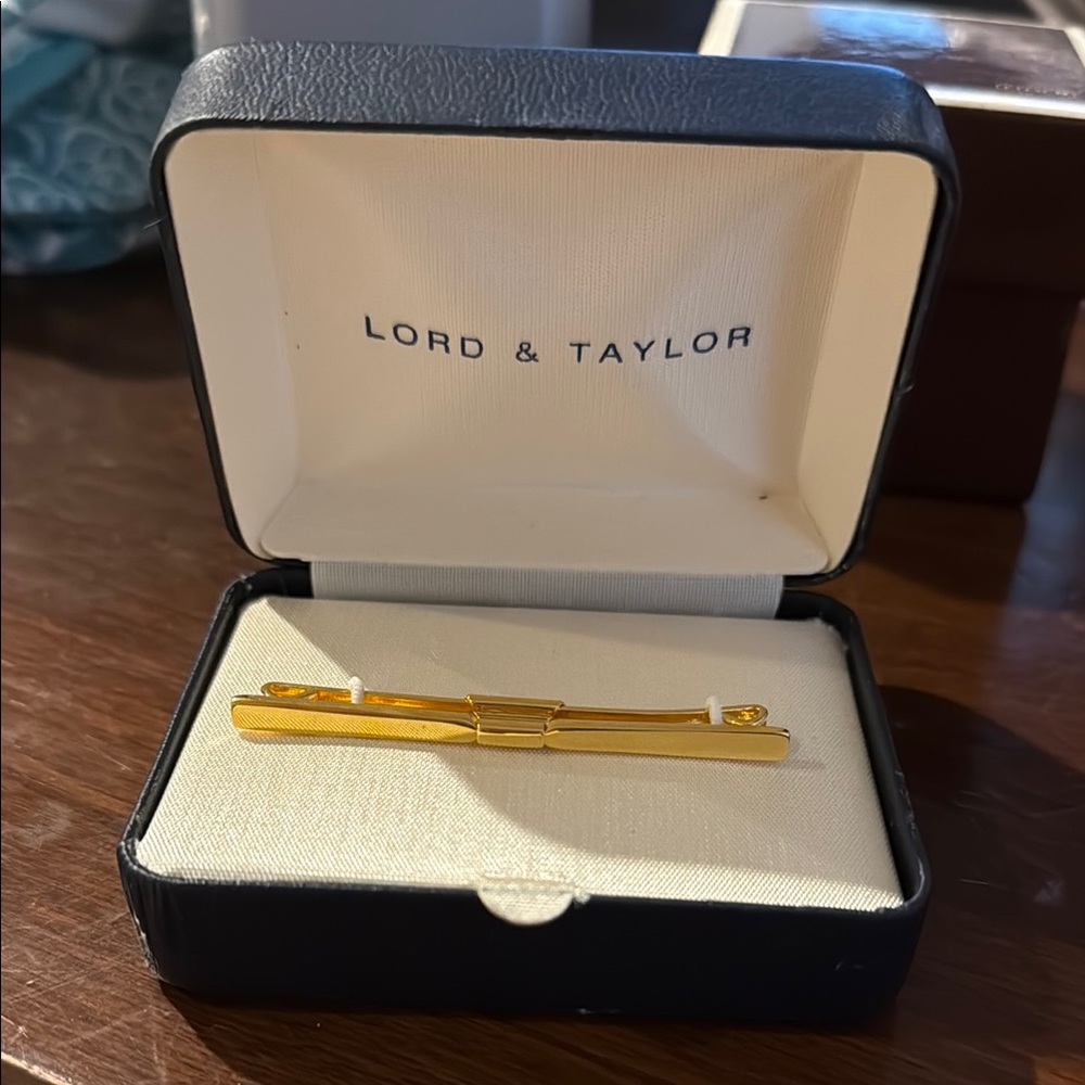 Lord & Taylor Classic Gold Tie Clip